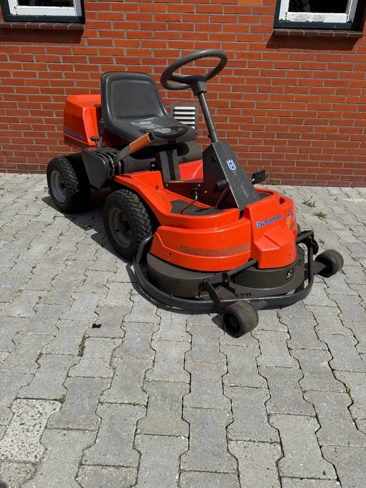 Husqvarna Rider 970 Hydrostaat NIEUW MAAIDEK!, Tuin en Terras, Zitmaaiers, Ophalen, Gebruikt, Mulchfunctie, 90 tot 120 cm