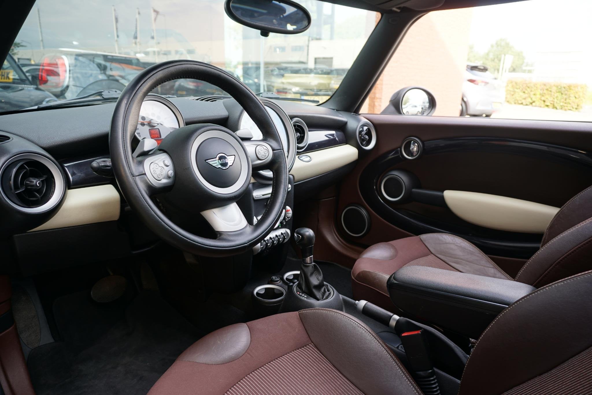 MINI Clubman Cooper D Chili *AUTOMAAT* + PANORAMA / AFN. TRE, Auto's, Euro 5, Gebruikt, 4 cilinders, Bruin