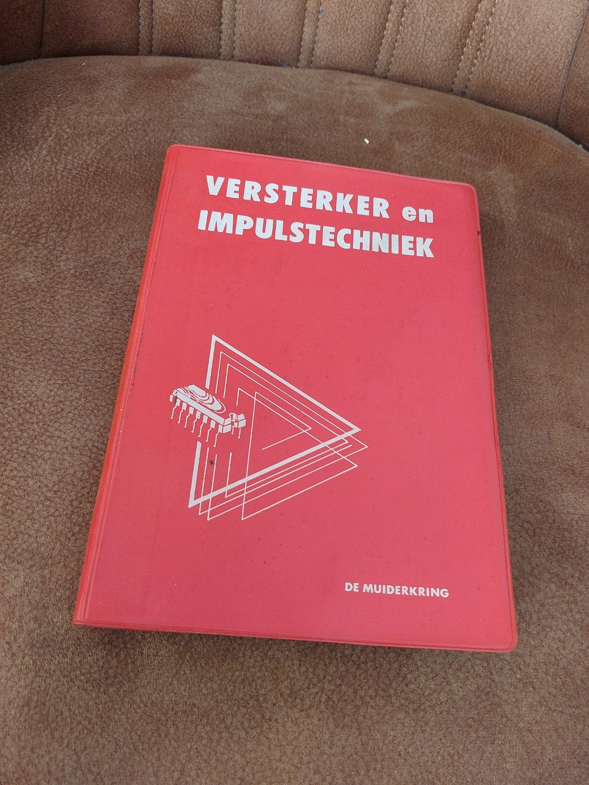 versterker en impulstechniek, vintage electronica, 1971, Ophalen of Verzenden, Gelezen, Elektrotechniek
