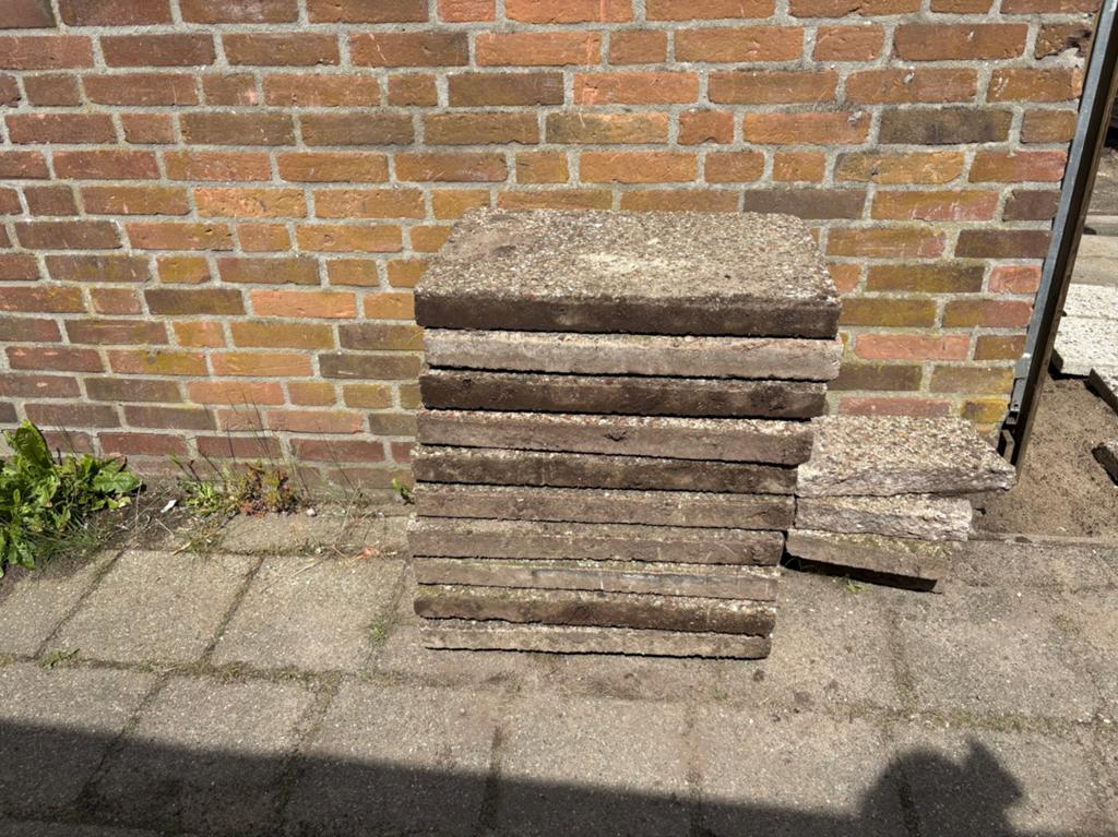 52 zware/dikke grindtegels, Tuin en Terras, Ophalen, Gebruikt, Beton, Terrastegels