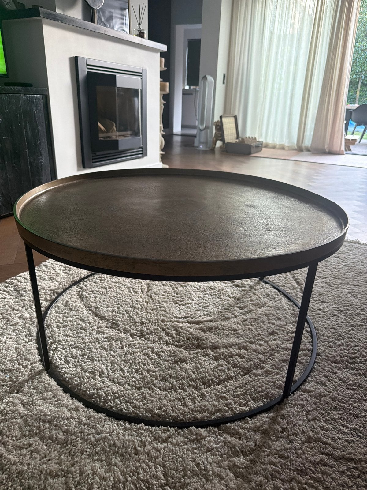 Ronde salontafel met metalen onderstel - By boo, Huis en Inrichting, Tafels | Salontafels, Ophalen, Gebruikt, Rond, 50 tot 100 cm