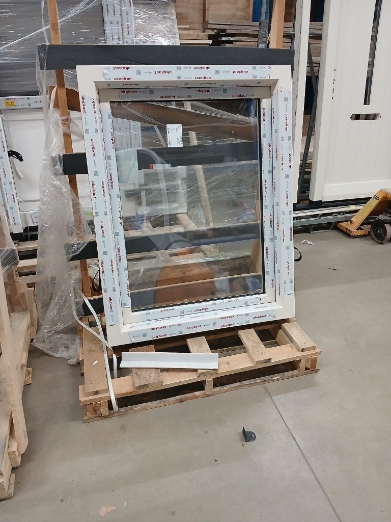 Verkoop nieuwe kunststoffen, aluminium en houten kozijnen, Ophalen, Kunststof, Raamkozijn, Nieuw