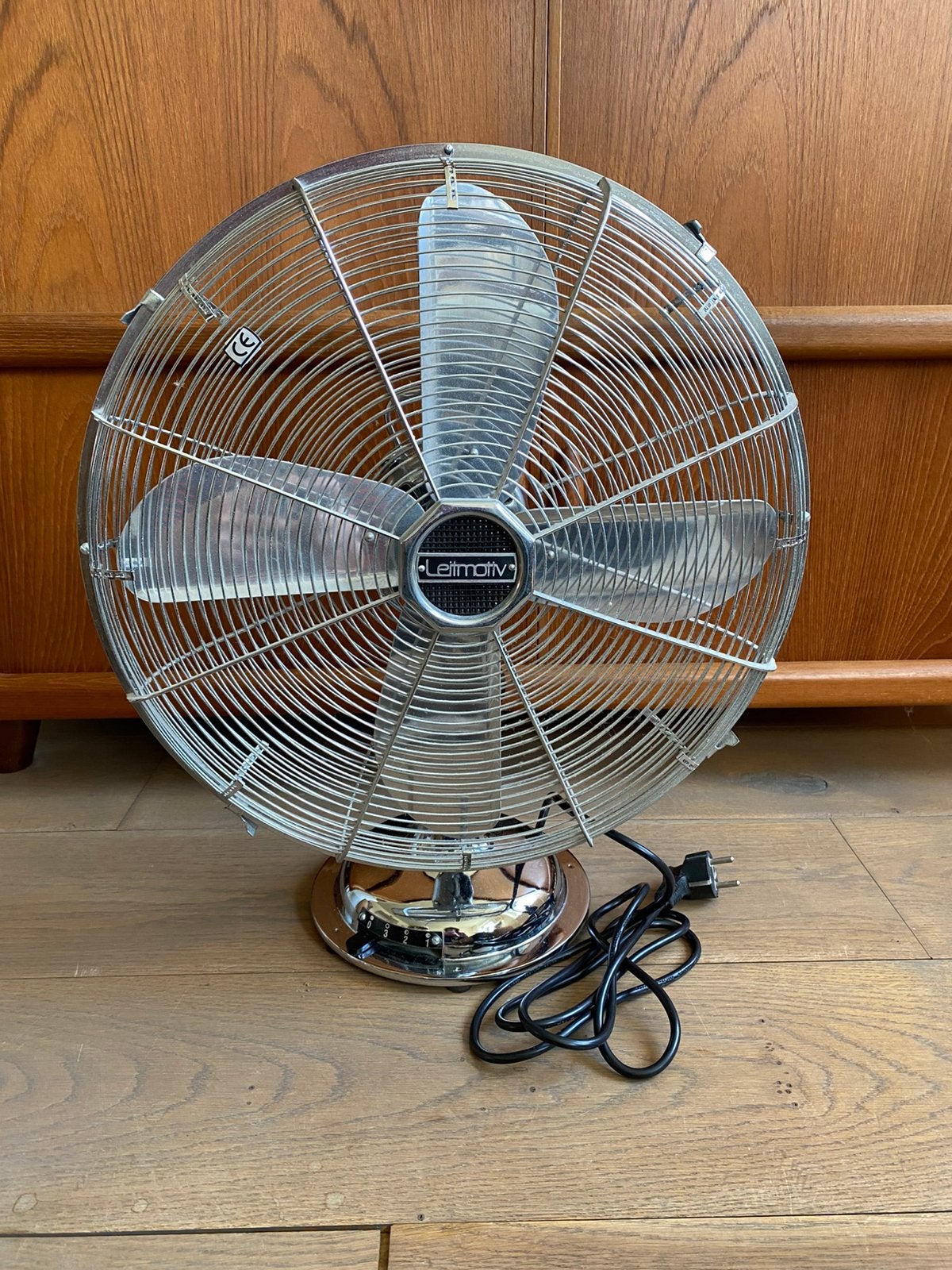 Chromen ventilator Leitmotiv LM 736, Witgoed en Apparatuur, Ventilatoren, Ophalen of Verzenden, Zo goed als nieuw, Statiefventilator