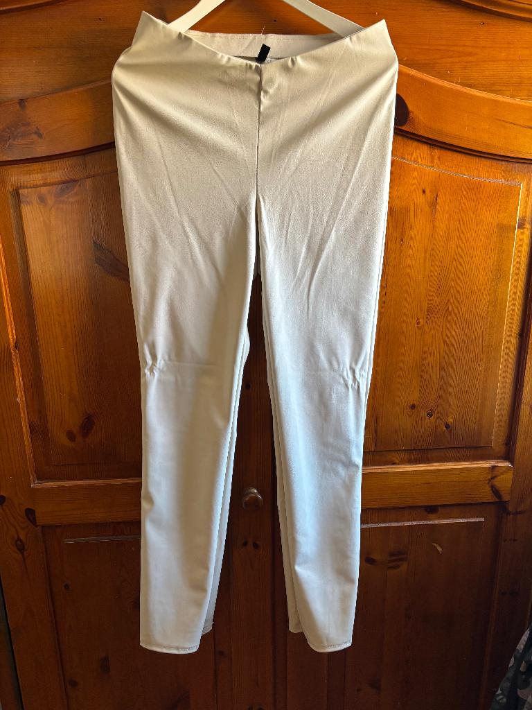 Nieuwe kunstleren legging 44, Legging, Overige kleuren, Nieuw, Ophalen of Verzenden