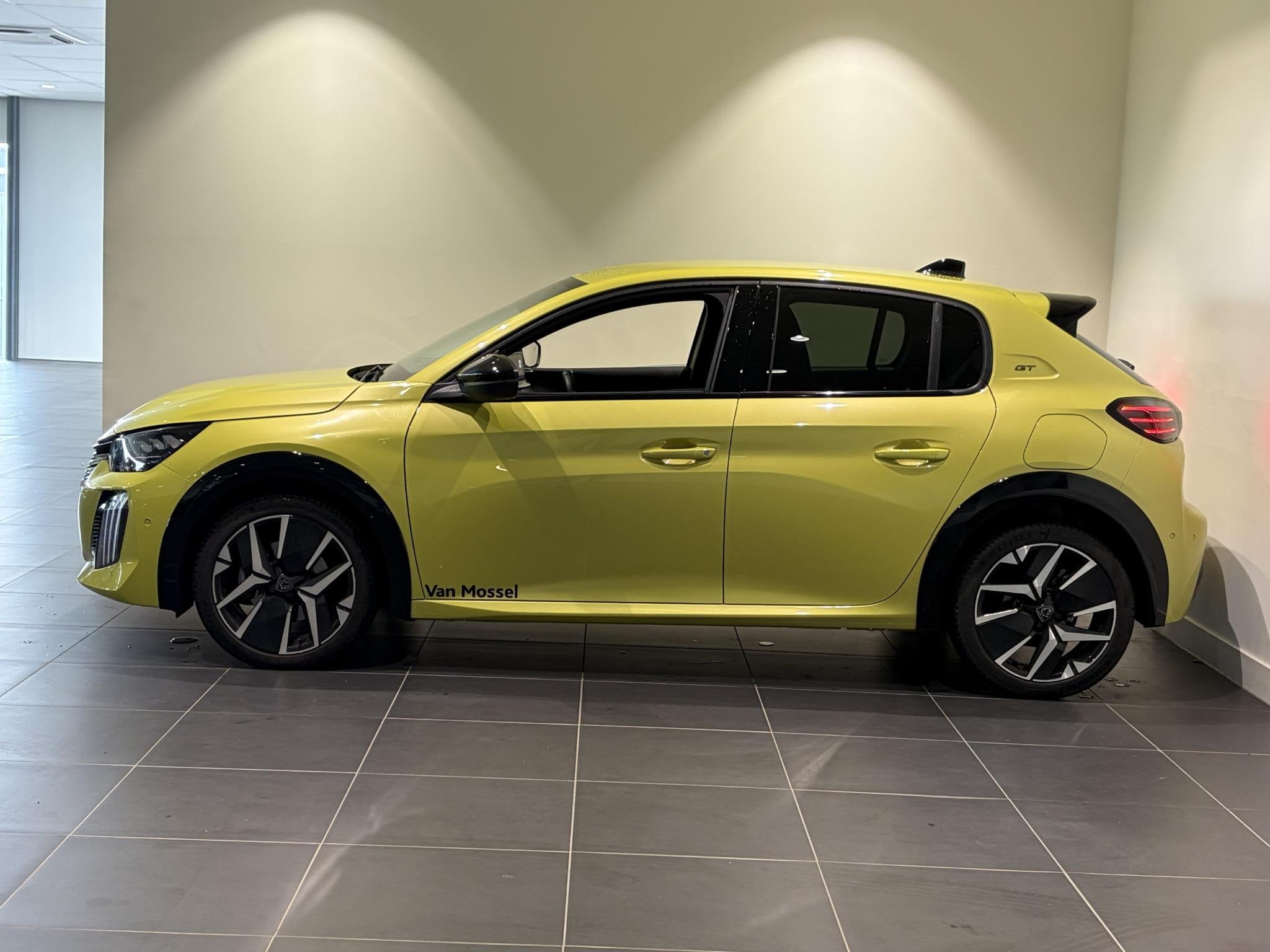 Peugeot 208 1.2 Hybrid 145 e-DCS6 GT NAVIGATIE - 360 GRADEN, 1203 kg, Gebruikt, Euro 6, 1199 cc