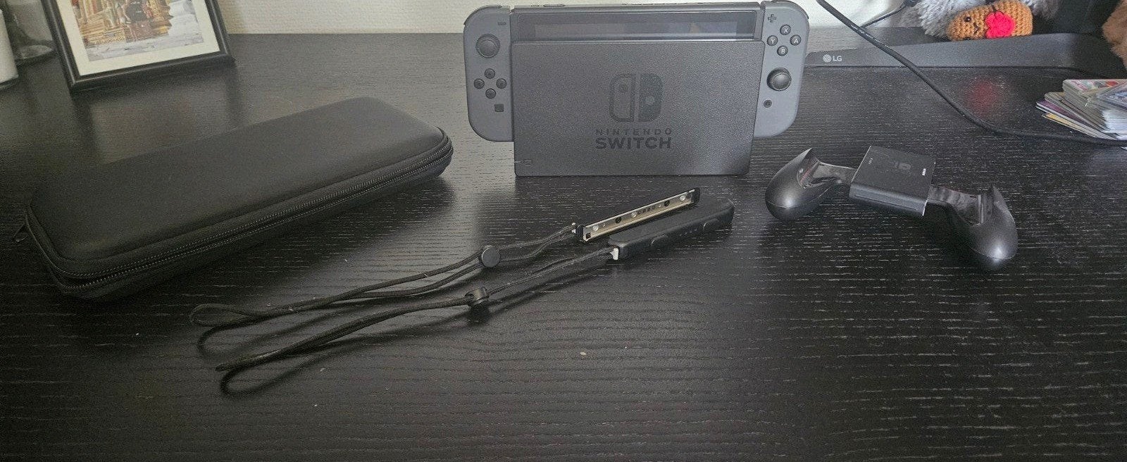 Nintendo Switch Original met accessoires en games, Spelcomputers en Games, Spelcomputers | Nintendo Switch, Zo goed als nieuw