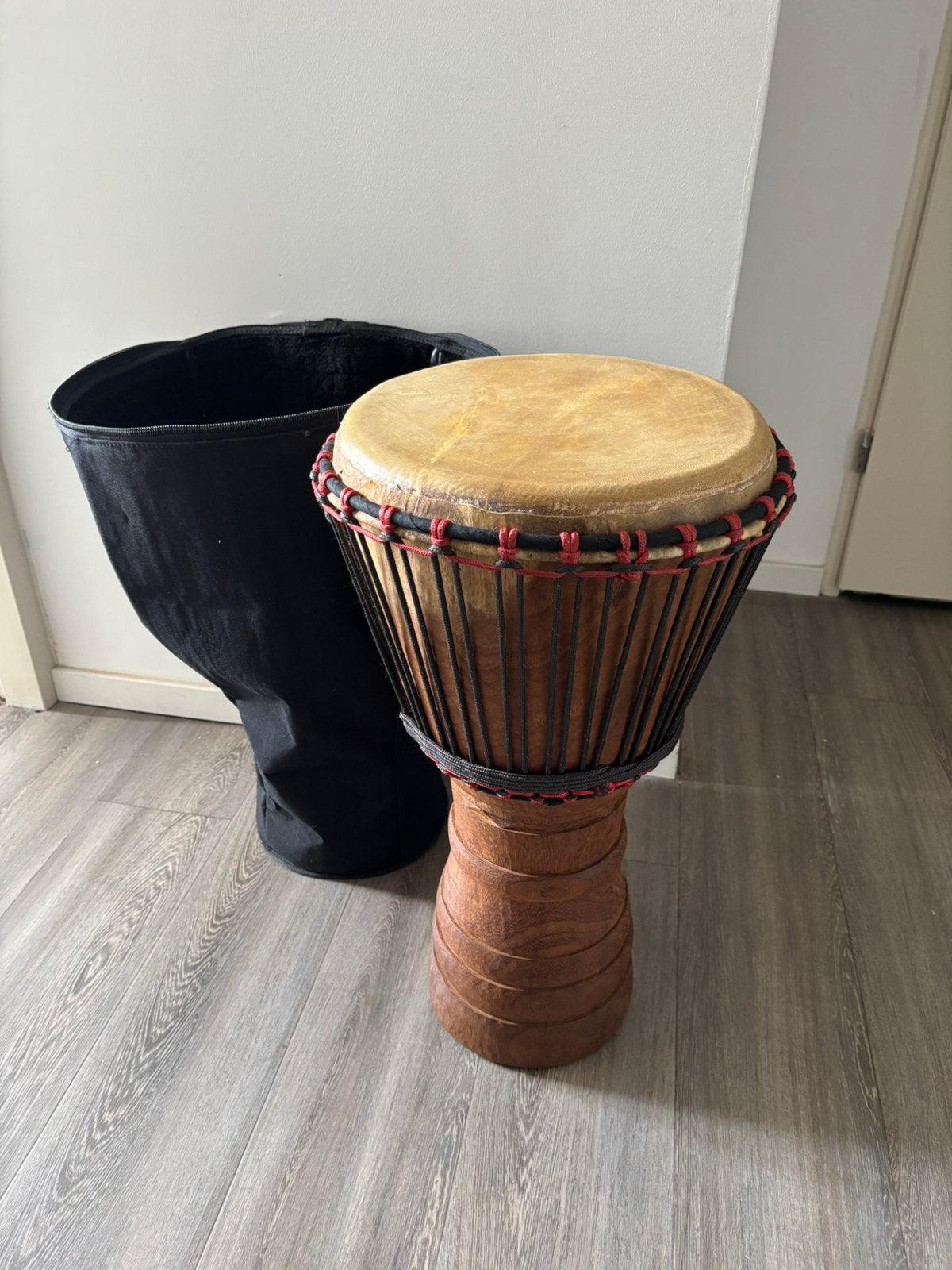 Prachtige djembe handgemaakt met tas, Ophalen, Gebruikt, Trommel