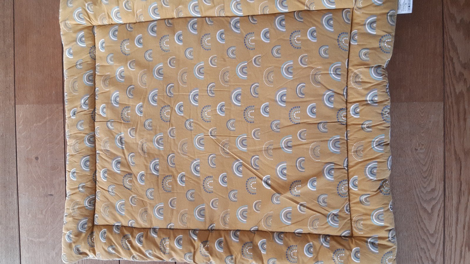 Okergeel boxkleed met regenboogprint (80x95cm), Ophalen of Verzenden, Gebruikt