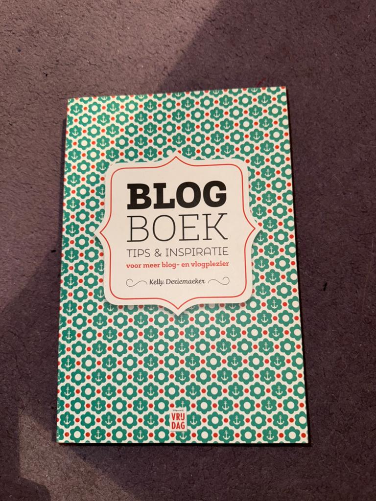 Blogboek - Kelly Deriemaecker, Ophalen of Verzenden, Zo goed als nieuw