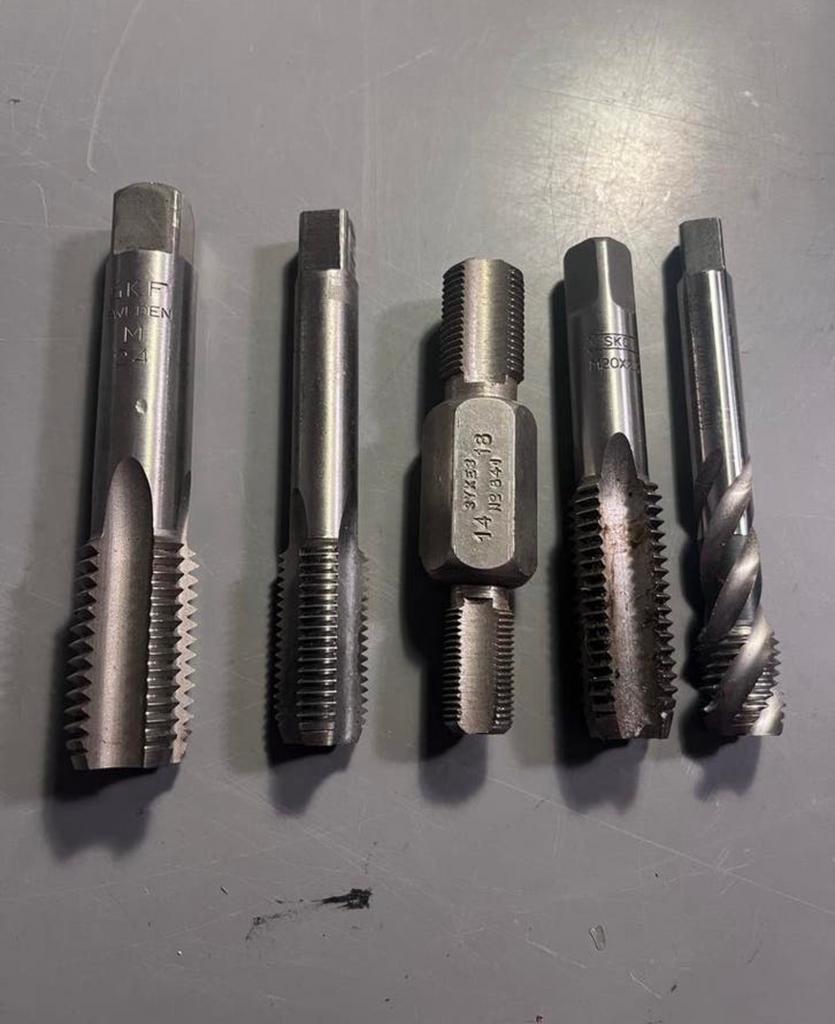 Serie grote machinetappen M14-M16-M18-M20-M24, Ophalen of Verzenden, Zo goed als nieuw