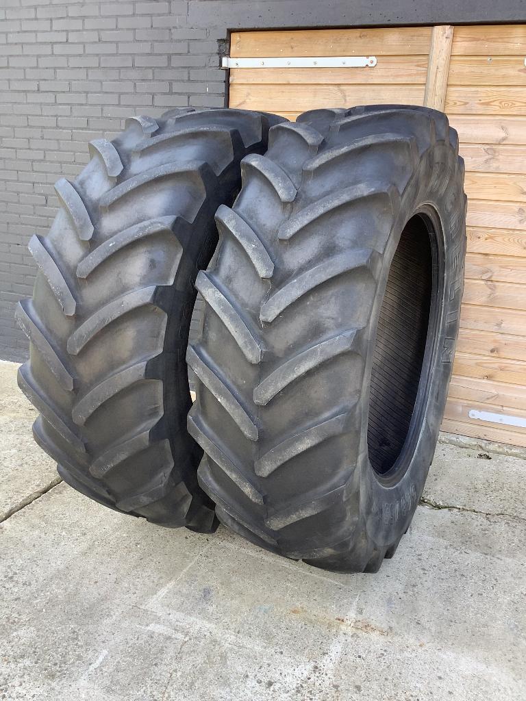 Michelin540-65-38 xm108.  Bkt340-85-48met velgen., Ophalen