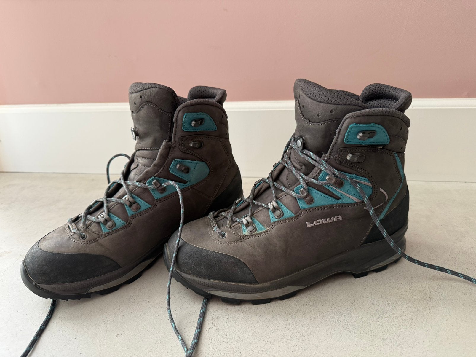 Lowa wandelschoenen maat 41 Mauria Evo GTX Ws 220721, Ophalen of Verzenden, Zo goed als nieuw, Schoenen