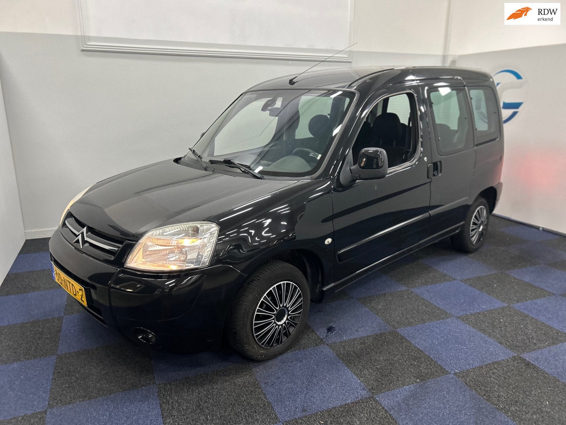 Citroen Berlingo 1.4i Multispace Cool Tech / MULTIEZETTER /, Voorwielaandrijving, Dealer onderhouden, Citroën, Zwart