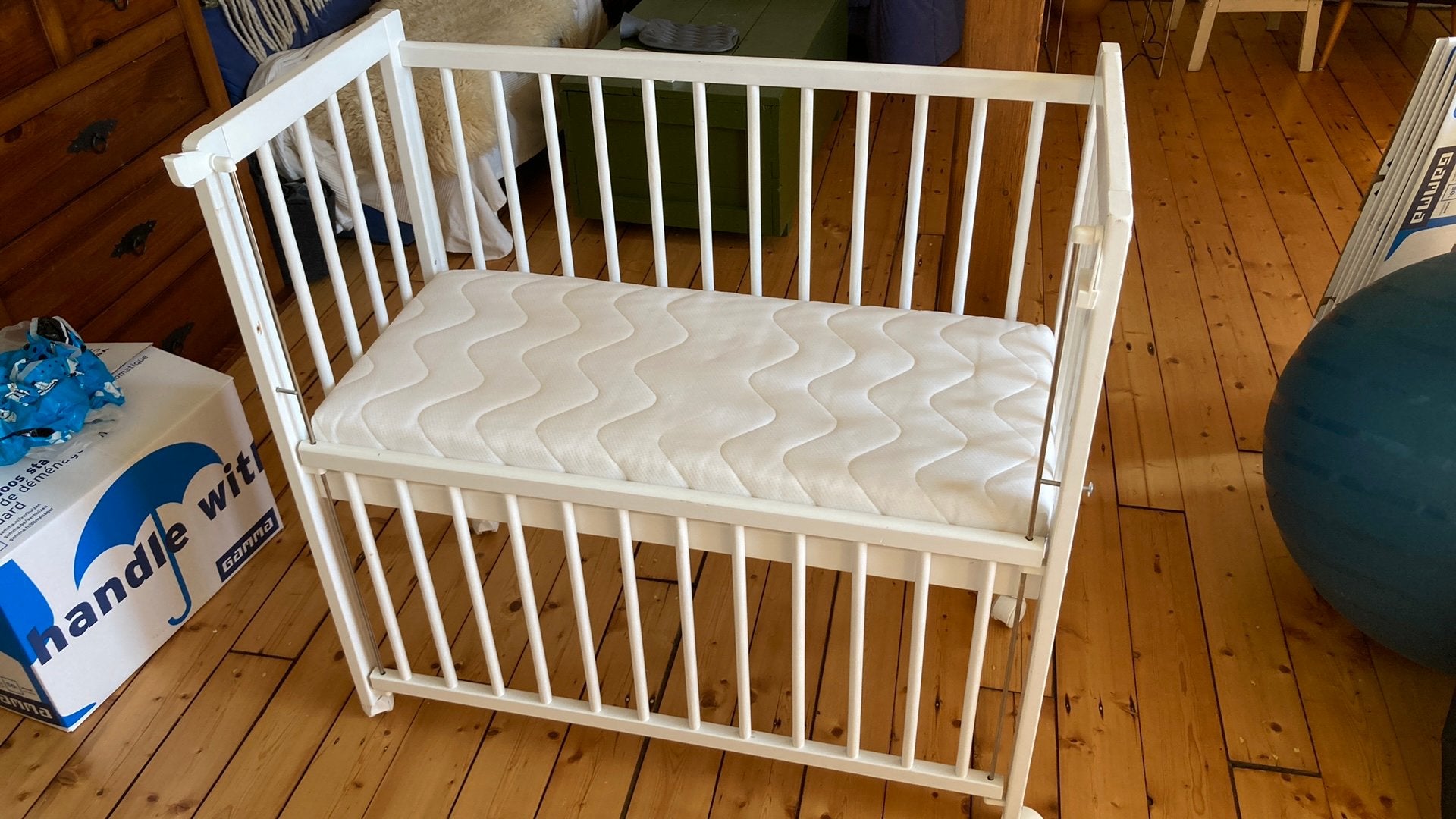 Aanschuifbedje / co-sleeper Petit Amelie, Ophalen, Gebruikt, Wieg
