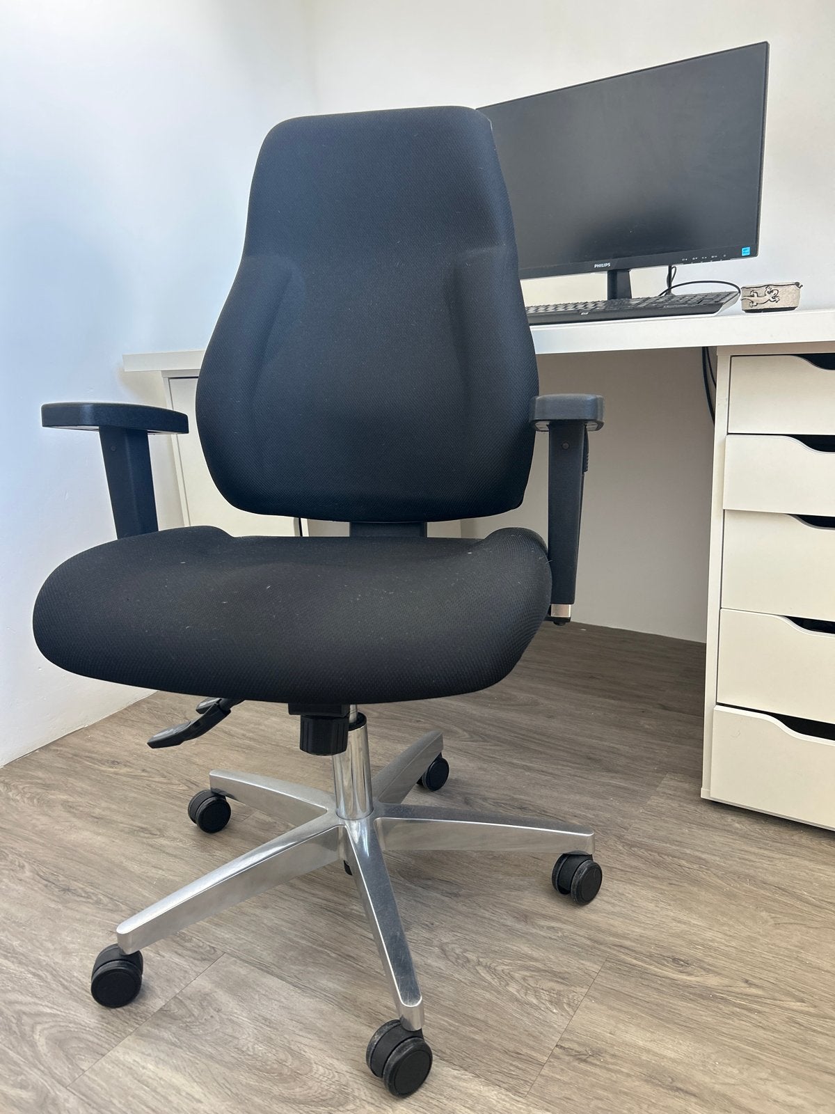 Zwarte Ergonomische Bureaustoel - Comfortabel & Verstelbaar, Ophalen, Gebruikt, Zwart, Bureaustoel