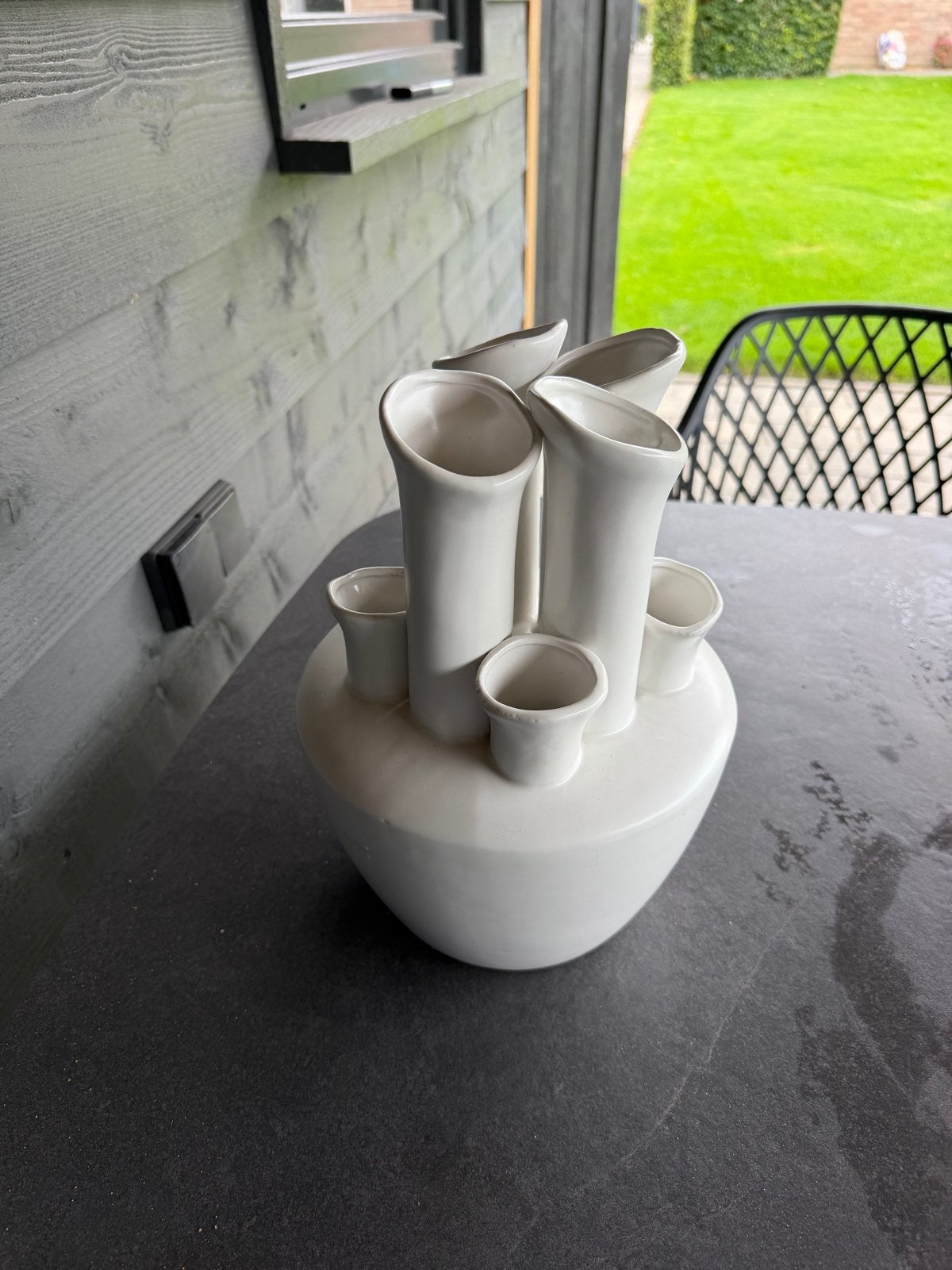 Daan Kromhout tulpenvaas - Witte keramische bloemenvaas, Ophalen of Verzenden, Zo goed als nieuw, Wit, 32 cm