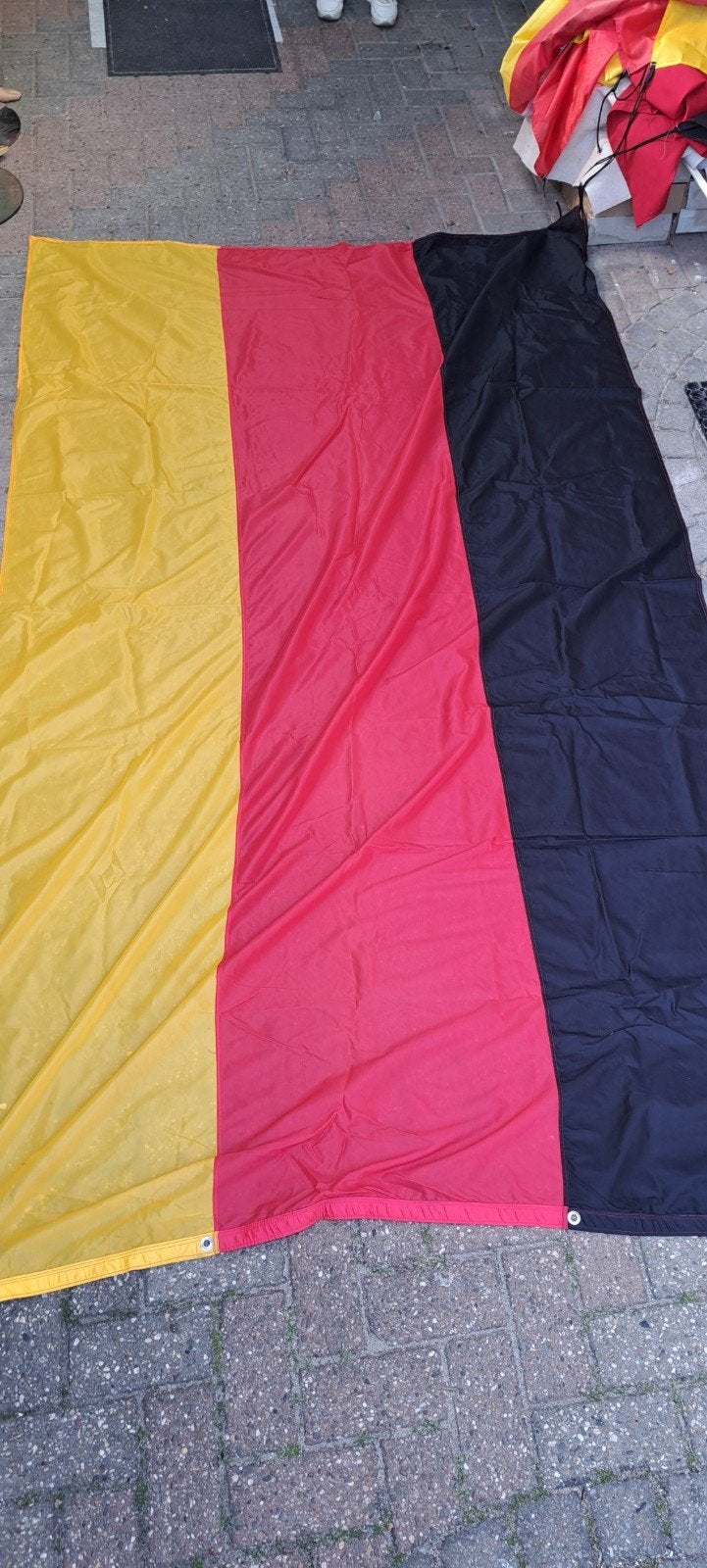 Vlaggenlijnen en vlaggen Duitsland België, Diversen, Ophalen