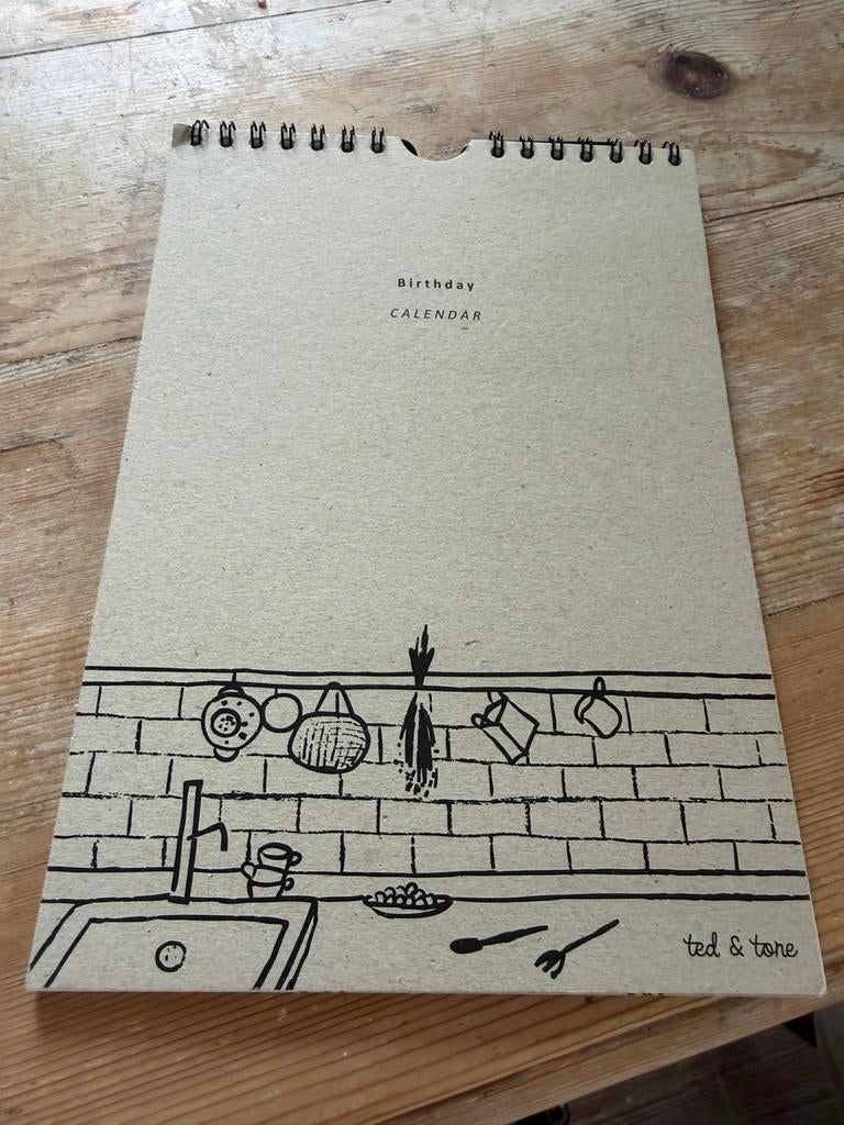 Verjaardag kalender tedandtone, Diversen, Kalenders, Ophalen of Verzenden, Maandkalender, Zo goed als nieuw