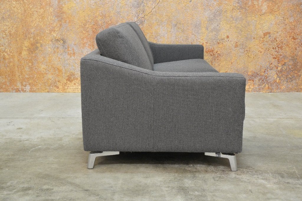 ZGAN! grijze stoffen Leolux Antonia designbank 2 beschikbaar, Huis en Inrichting, Leolux, Leolux, Driepersoons, 75 tot 100 cm