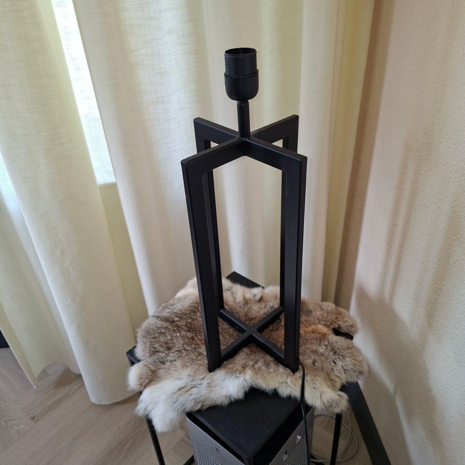 Maison Manon Tafellamp met Goudkleurige Kap, Ophalen