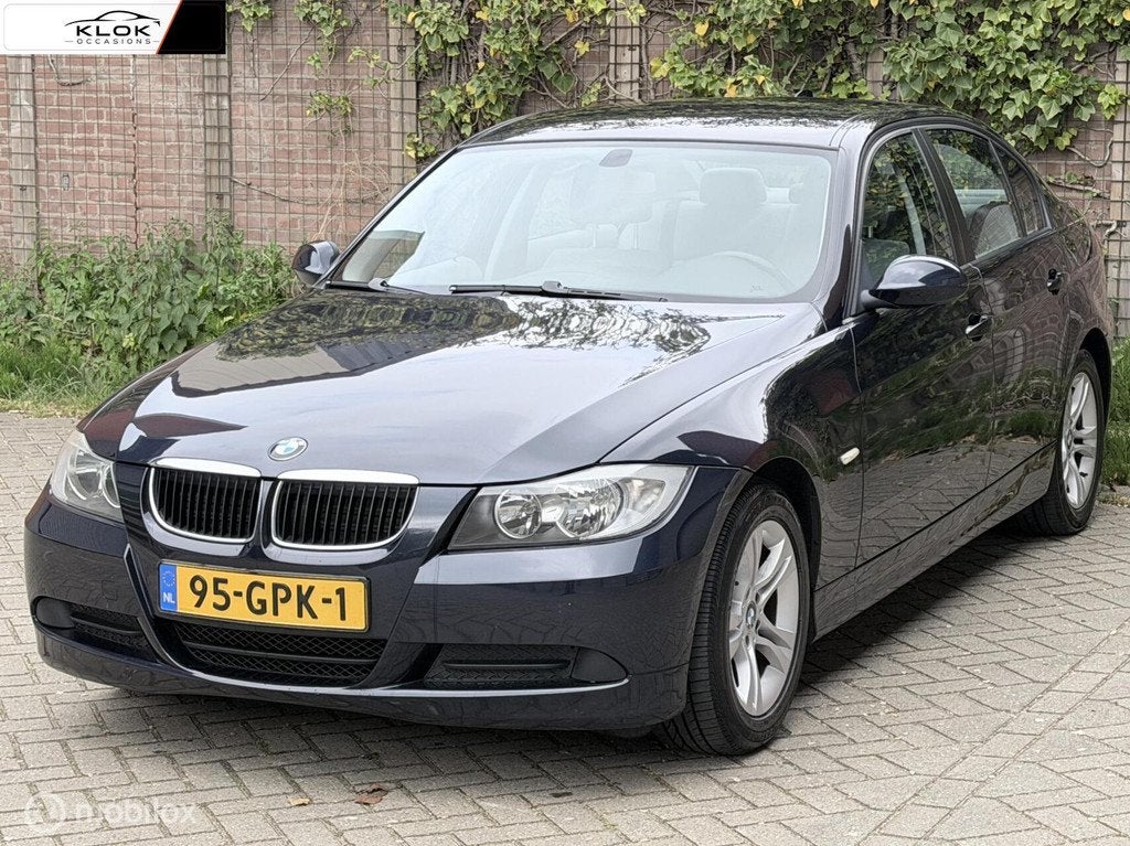 BMW 3-serie 316i Business Line NAP Clim Cruise Trekhaak Navi, Parkeersensor, 4 cilinders, Blauw, 122 pk