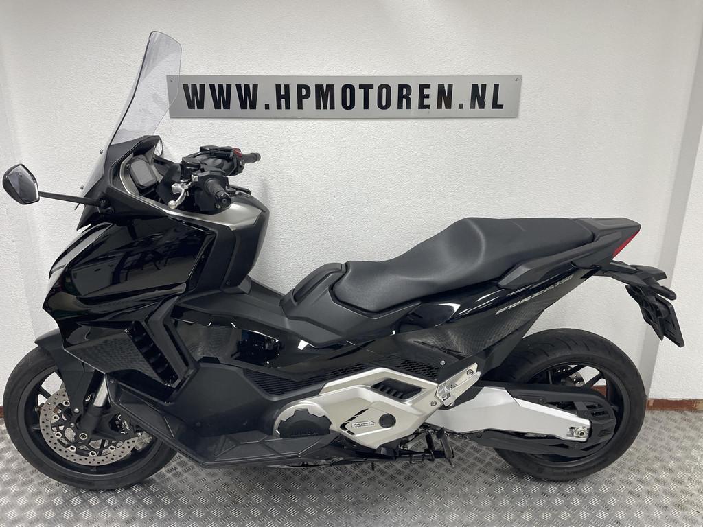 Honda NSS 750 FORZA ABS TC BLACK EDITION BOVAGGARANTIE !, Motoren, Motoren | Honda, Scooter, Rivium Boulevard 222-11
2909 LK  Capelle aan den Ijssel, NL