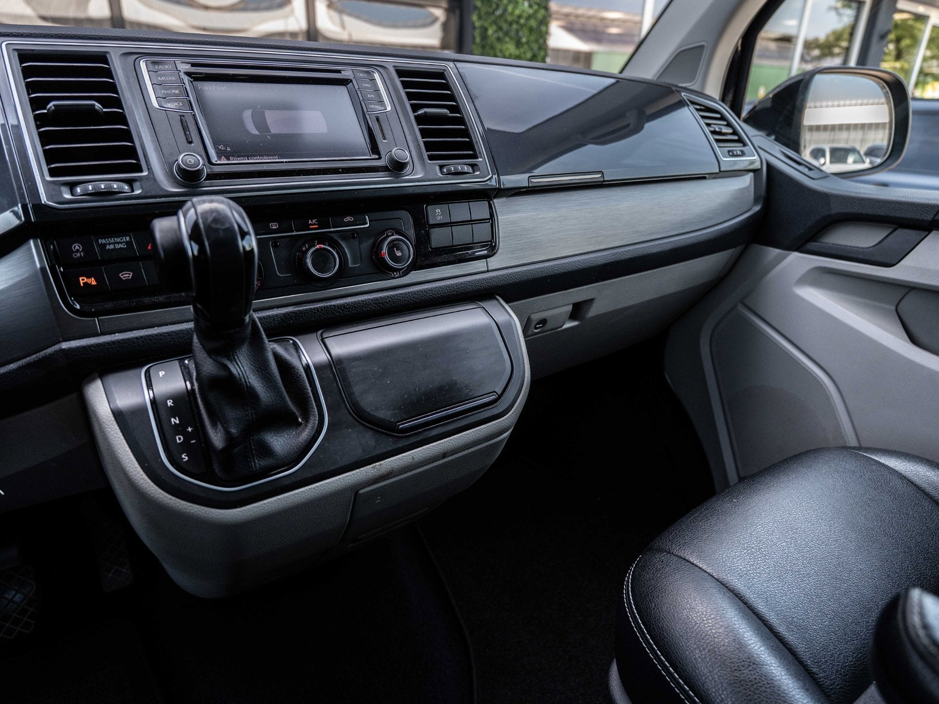 Volkswagen Transporter 2.0 TDI 204PK 4 Motion L2H1 DC Highli, Automaat, 15 km/l, Gebruikt, 4 cilinders