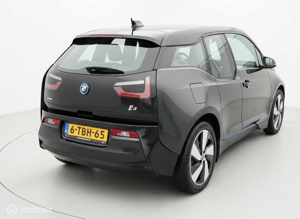 BMW i3 Basis Comfort 22 kWh NAP, Auto's, BMW, Automaat, Gebruikt, 4 stoelen, Zwart