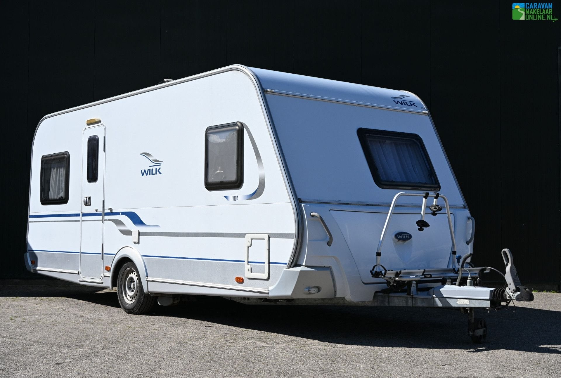 Wilk Vida 490 HTD Mover|Isabella Voortent|Fietsdrager etc., Caravans en Kamperen, Caravans, Rondzit, Bedrijf, Lengtebed, 5 tot 6 meter