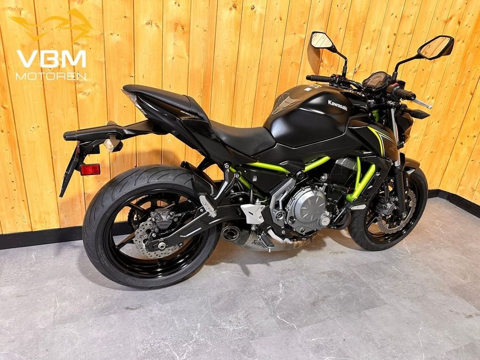 KAWASAKI Z 650 ABS Z650 Z-650 Nieuwe set banden! Akrapovic!, 2 cilinders, Bedrijf, Onbekend, KAWASAKI