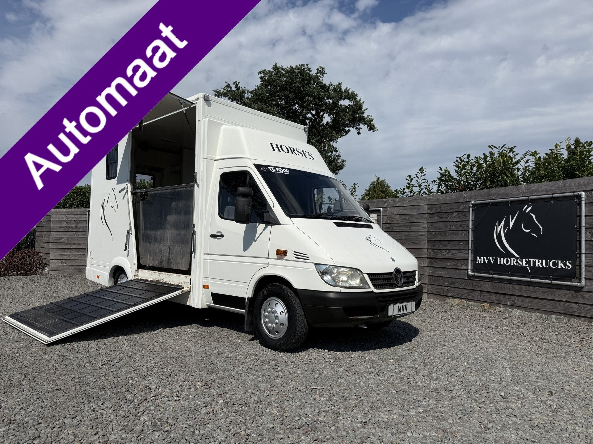 Mercedes-Benz Sprinter | HORSETRUCK | TVW | CLASSIC 3XL | 20, Dieren en Toebehoren, Weduwestraat 12
4884MV  WERNHOUT, NL, Paardenwagentje NL | MVV HORSETRUCKS