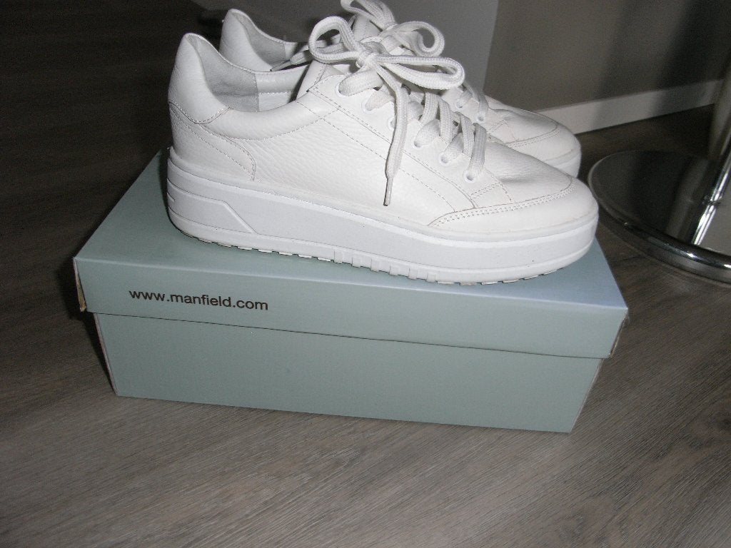 MANFIELD wit echt leren sneakers in mt 39, NIEUWSTAAT, Wit, Ophalen of Verzenden, Manfield, Sneakers of Gympen
