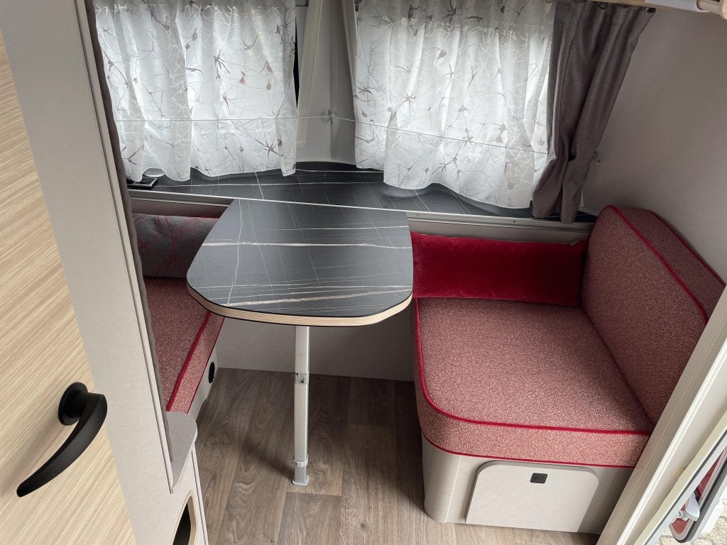 Eriba Touring 542 Tango Red Editie, Caravans en Kamperen, Caravans, Overige typen, Standaardzit, Bedrijf, Tot en met 3