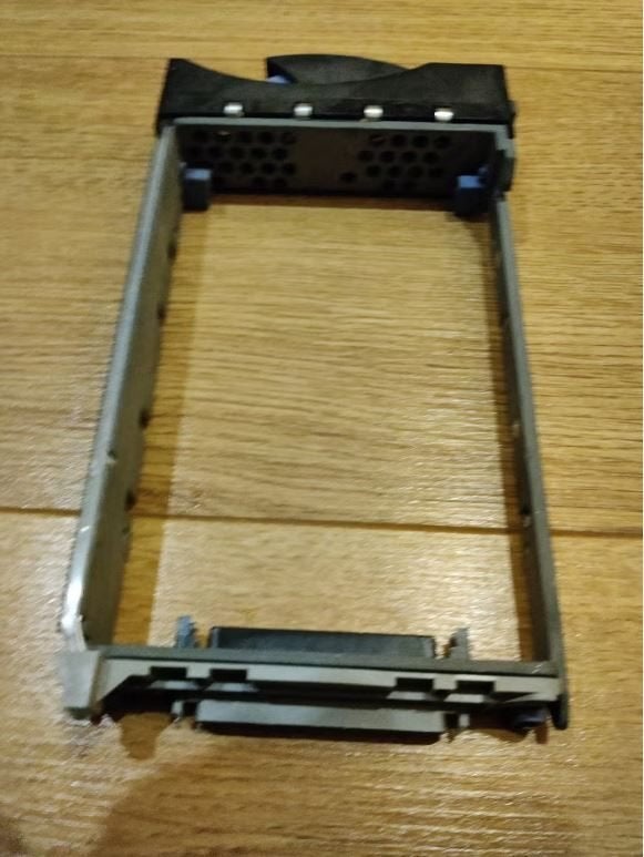 3x Harddisk Brackets voor IBM Server SCSI Harddisk, Computers en Software, Harde schijven, Intern, Gebruikt, SCSI, Server