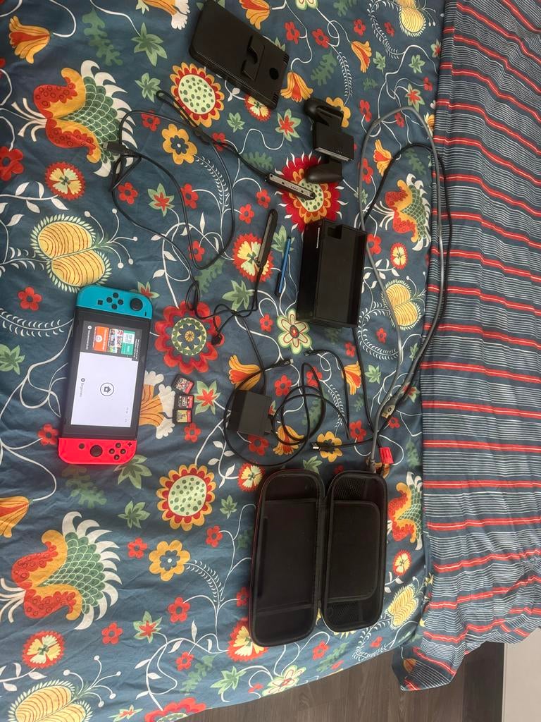 Nintendo Switch met accessoires en games, Spelcomputers en Games, Games | Nintendo Switch, Nieuw, Overige genres, 3 spelers of meer