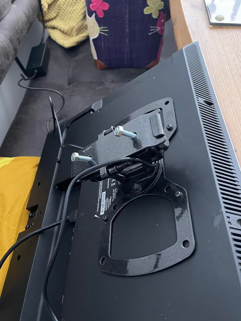 TechniSat 22 inch televisie met wand bevestiging, Overige merken, Gebruikt, 50 Hz, Ophalen of Verzenden