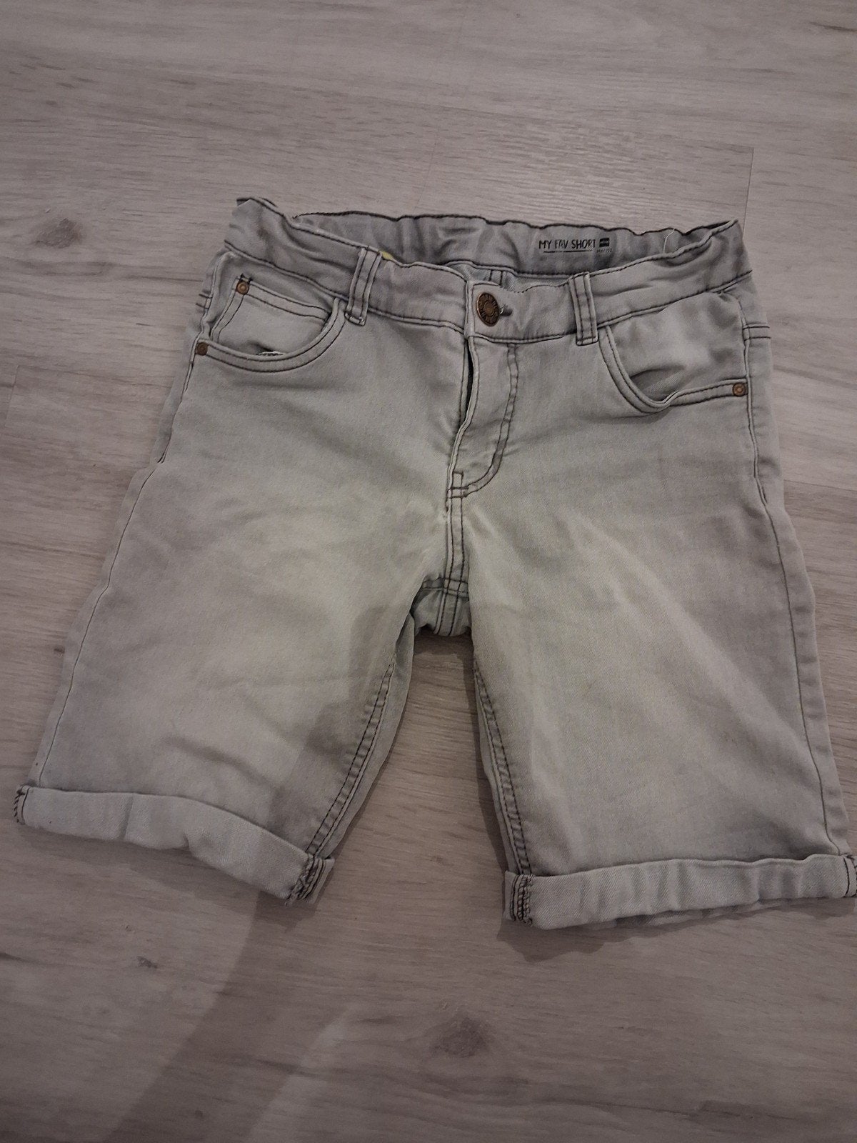 denim shorts maat 146/152, Kinderen en Baby's, Kinderkleding | Maat 146, Broek, Ophalen of Verzenden, Zo goed als nieuw, Hema