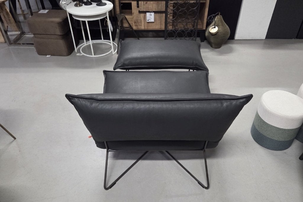 Luxe fauteuil + hocker EARL Jess Design leer Bonanza Black, Ophalen, 75 tot 100 cm, Zo goed als nieuw, Leer