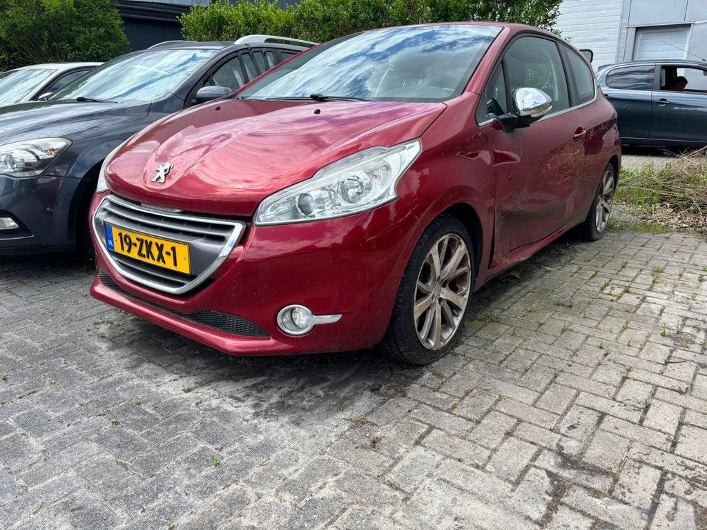 Peugeot 208 BWJ 2013 1.6 THP 157 PK Allure schade rechts, Auto's, Peugeot, Bedrijf, Te koop, ABS, Airbags, Airconditioning, Alarm