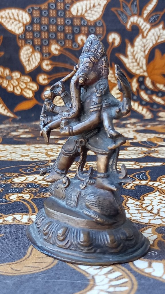 Prachtig antiek brons beeldje van Ganesha uit India 10 cm., Antiek en Kunst, Handgemaakt, India, Ophalen of Verzenden, Brons