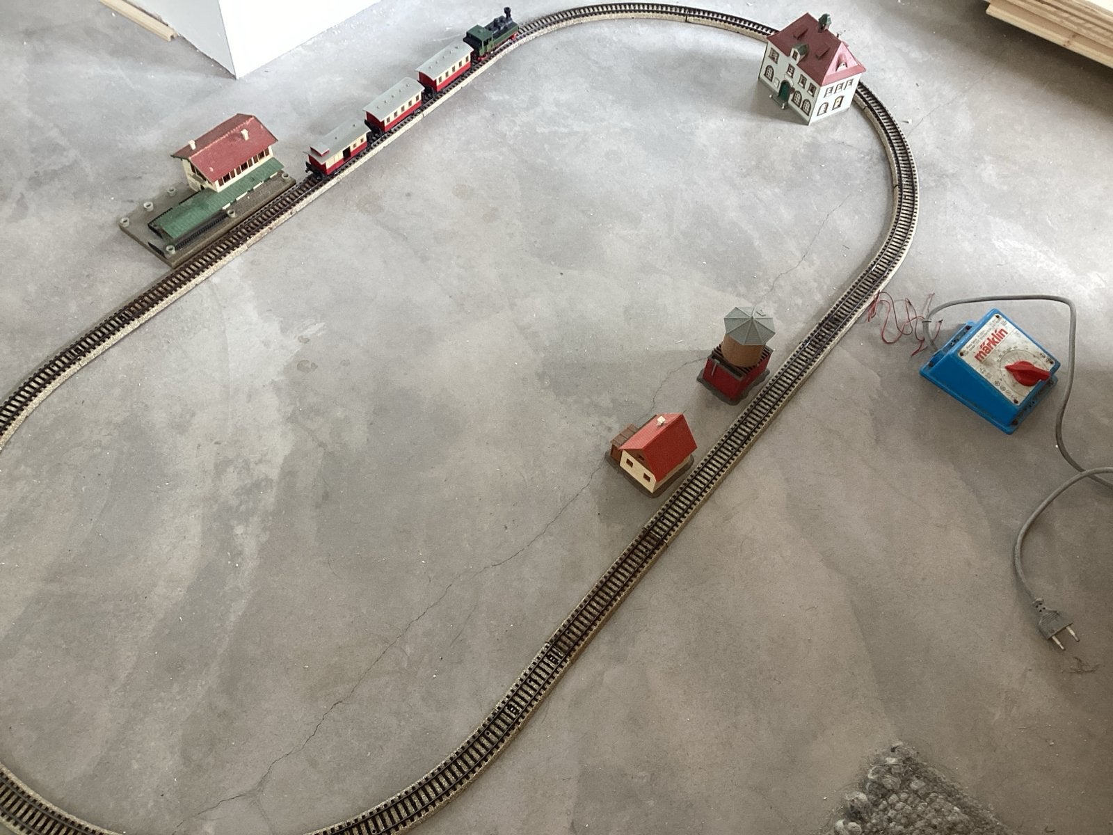 Märklin Treinset met Rails, Trein, Wagons en Huisjes, Wisselstroom, Ophalen of Verzenden, Analoog, Märklin