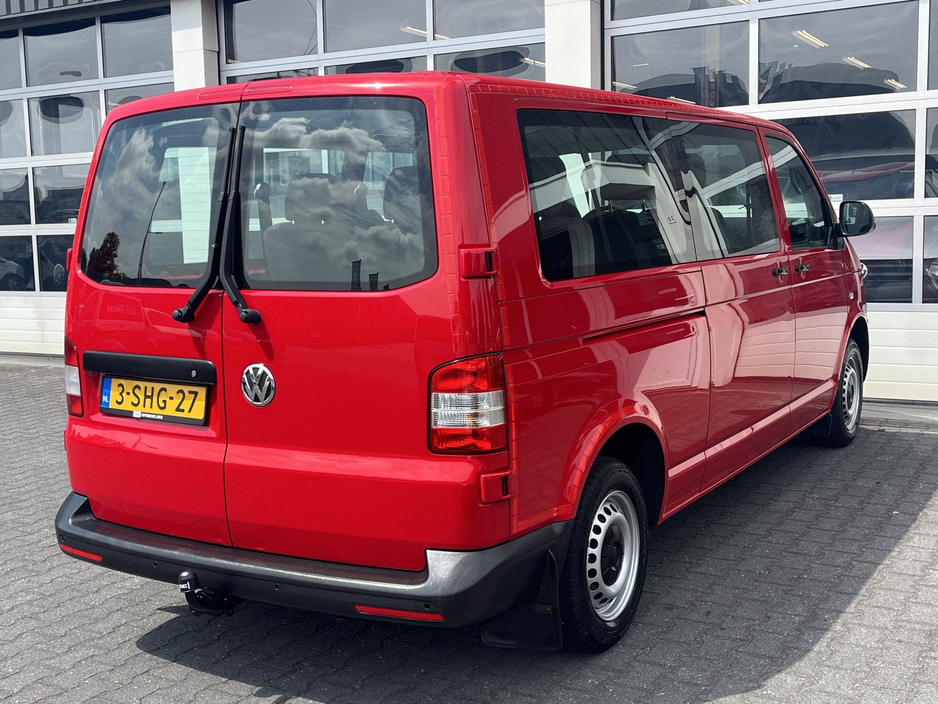 Volkswagen Transporter Kombi 2.0 TDI DSG Automaat 140 pk L2H, Auto's, Volkswagen, Euro 5, Stof, Gebruikt, 241 €/maand
