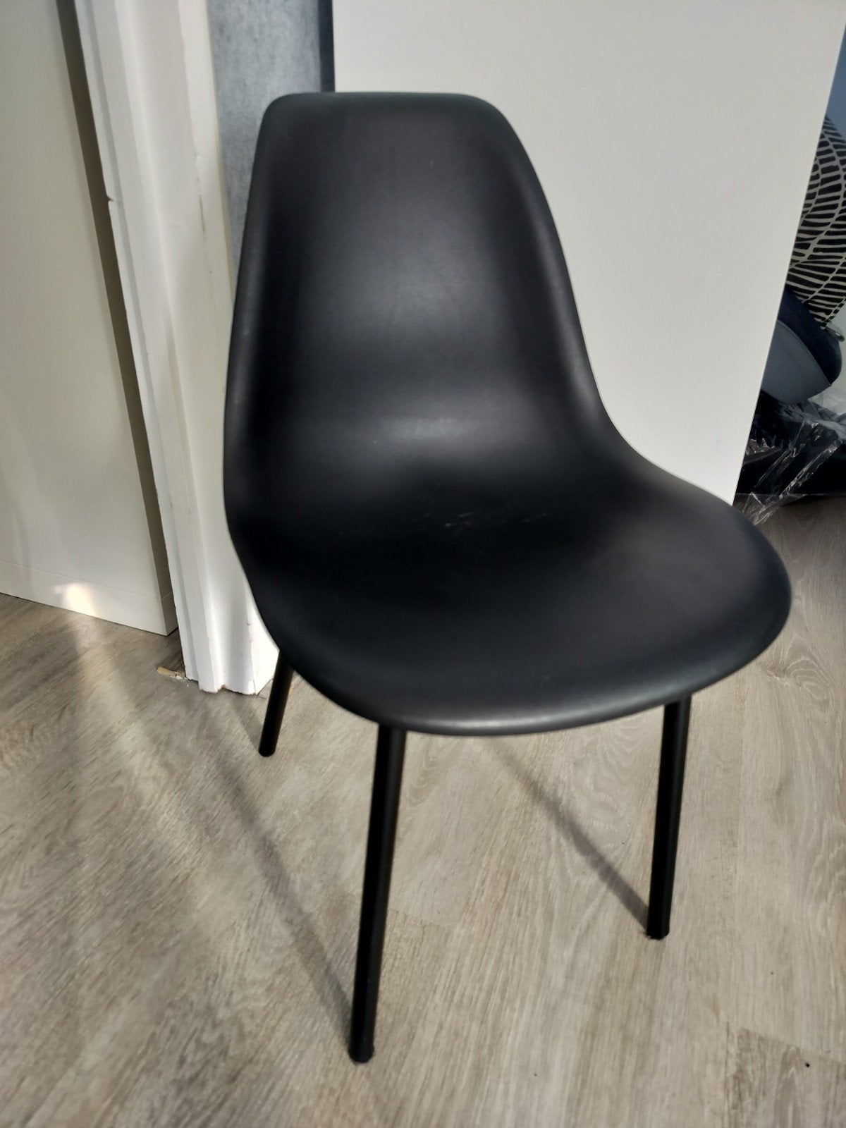 Zwart kinder stoeltje, Huis en Inrichting, Stoelen, Ophalen, Kunststof, Zwart, Zo goed als nieuw