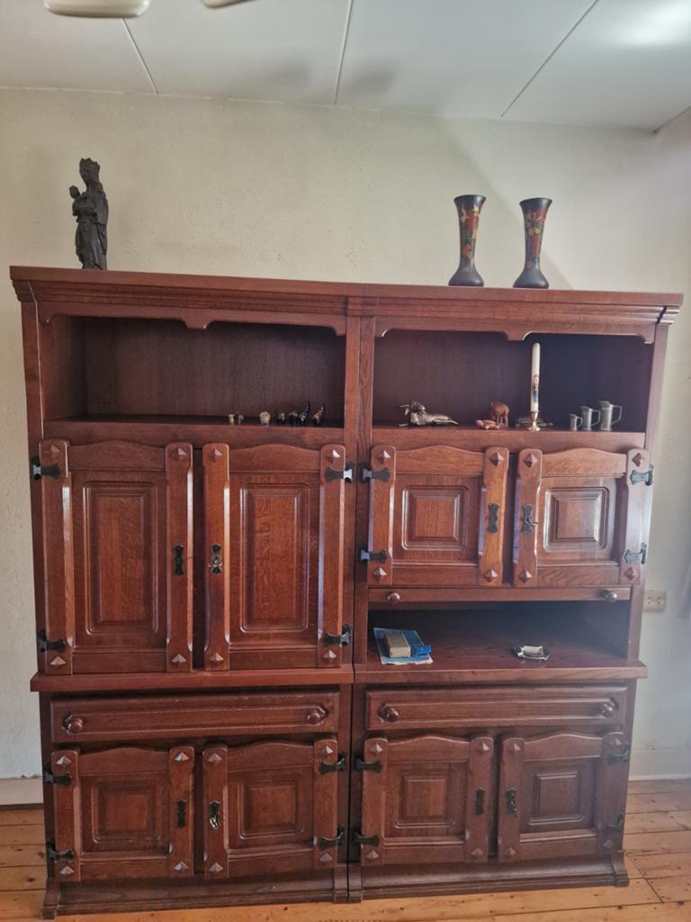Antieke houten kast, Ophalen