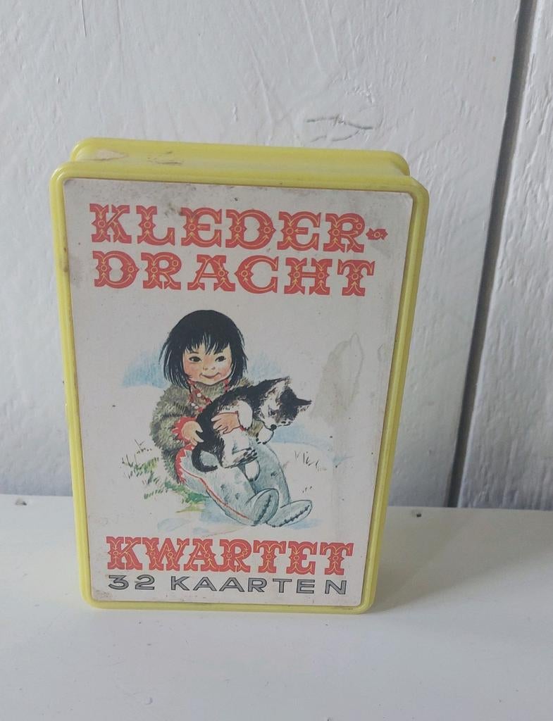 Heel oud Klederdracht kwartetspel vintage kwartet sparen, Verzamelen, Speelkaarten, Jokers en Kwartetten, Ophalen of Verzenden