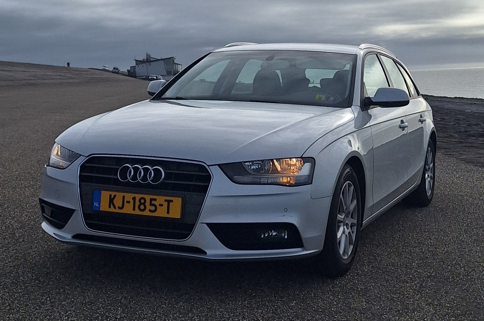 Audi A4 2.0 TDI 100KW Avant 2013 Grijs, Auto's, Audi, Voorwielaandrijving, Zwart, 4 cilinders, A4