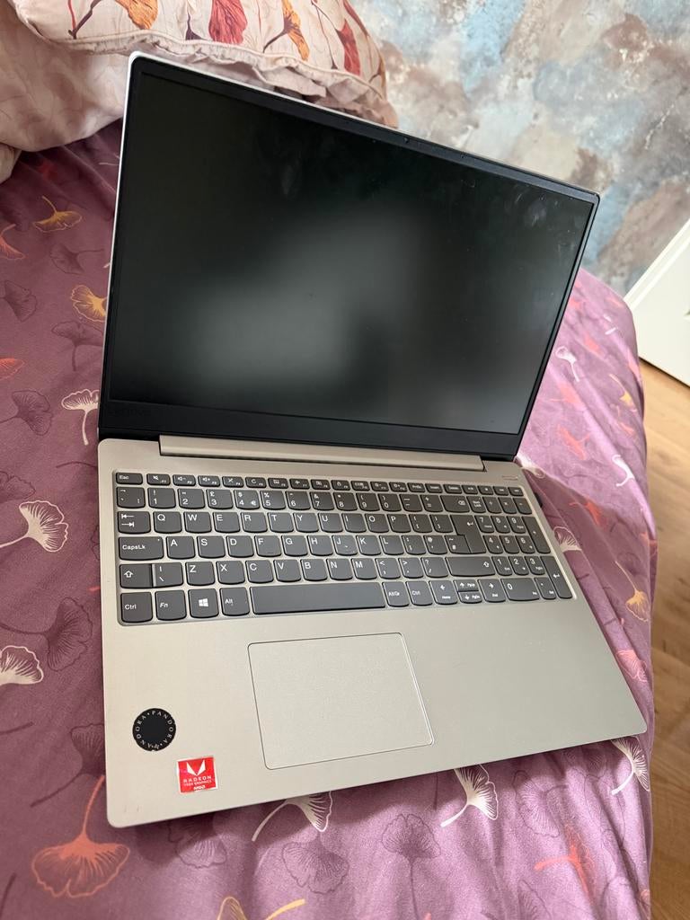 Lenovo Ideapad 330S-15ARR - Goede staat, Gebruikt, 2 tot 3 Ghz, 8 GB, Ophalen of Verzenden