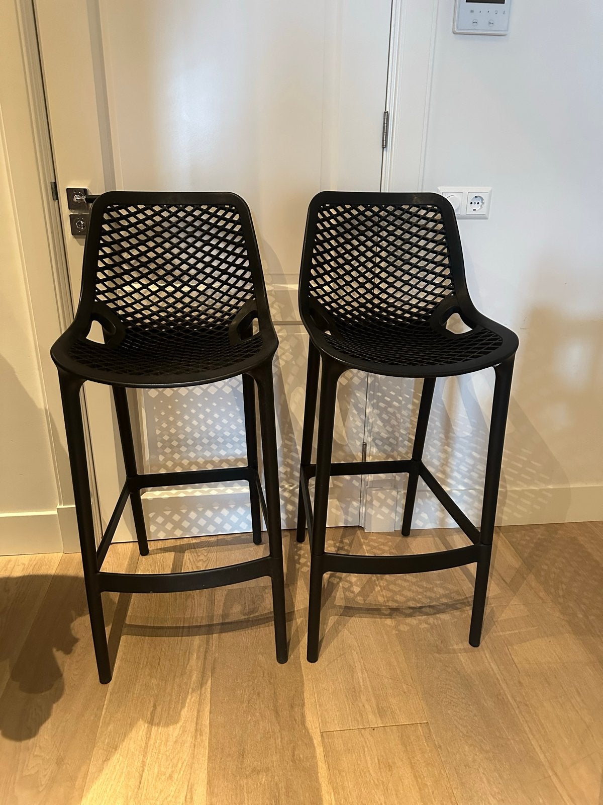 2x Siesta Air barkrukken zwart - zo goed als nieuw, Ophalen, Kunststof, Met voetsteun, Zo goed als nieuw