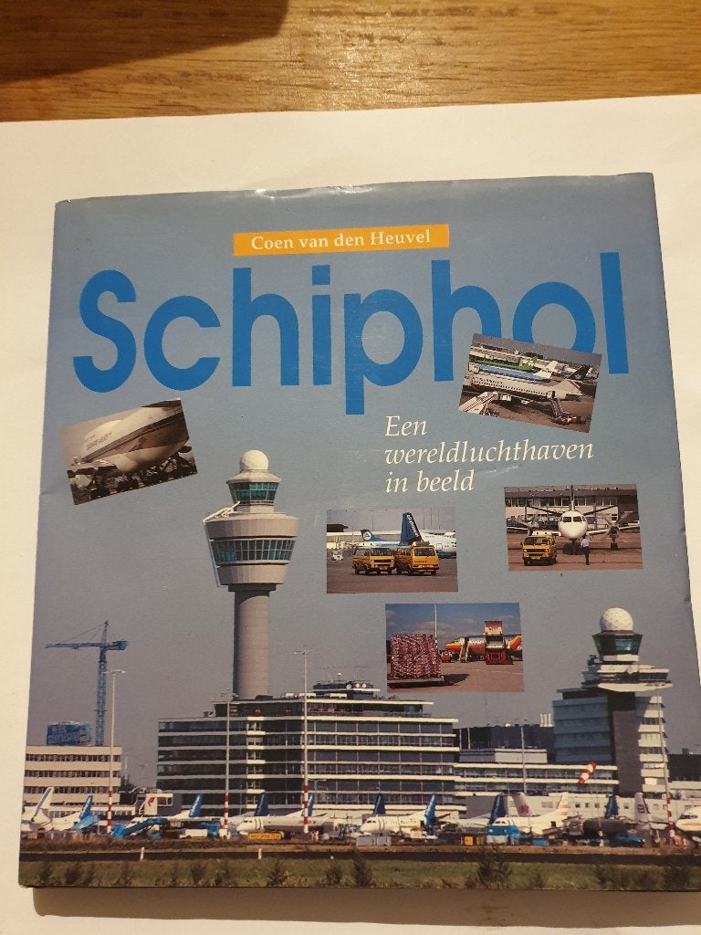 1682 schiphol een wereld luchthaven in beeld, Verzenden, Tractor en Landbouw