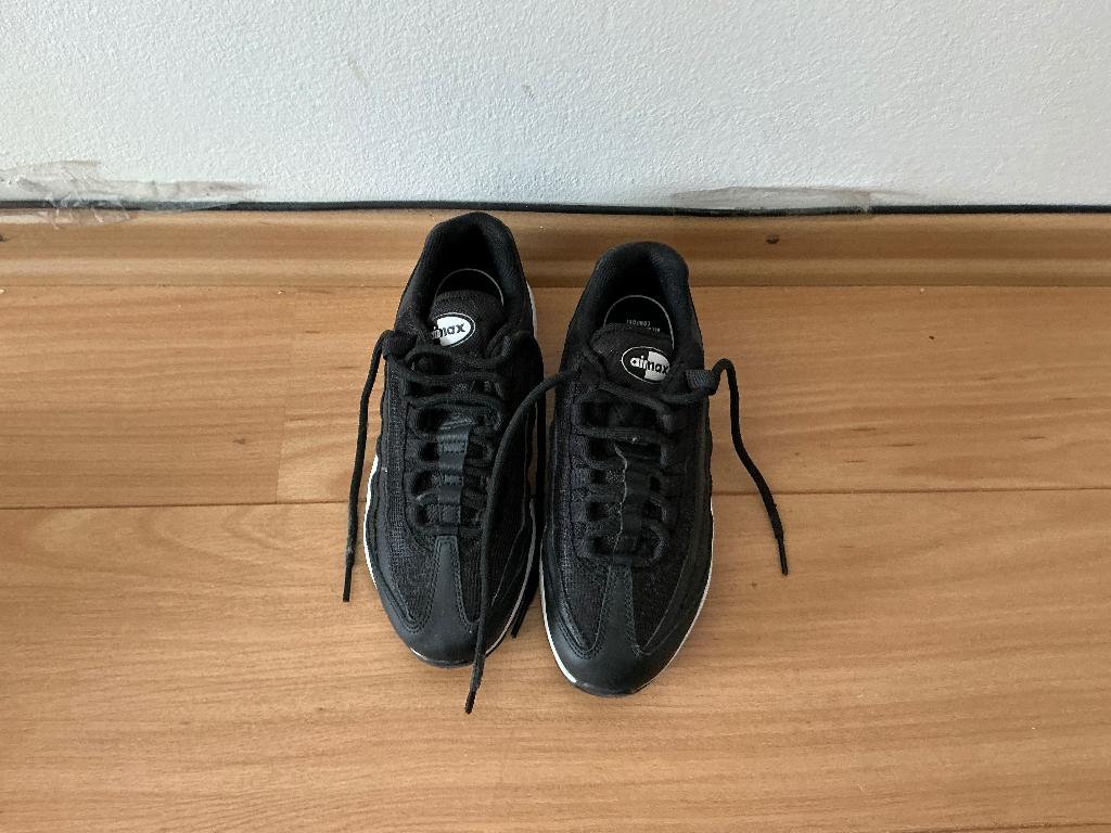 Te koop damesschoenen Nike, Zwart, Nike, Ophalen of Verzenden, Sneakers of Gympen